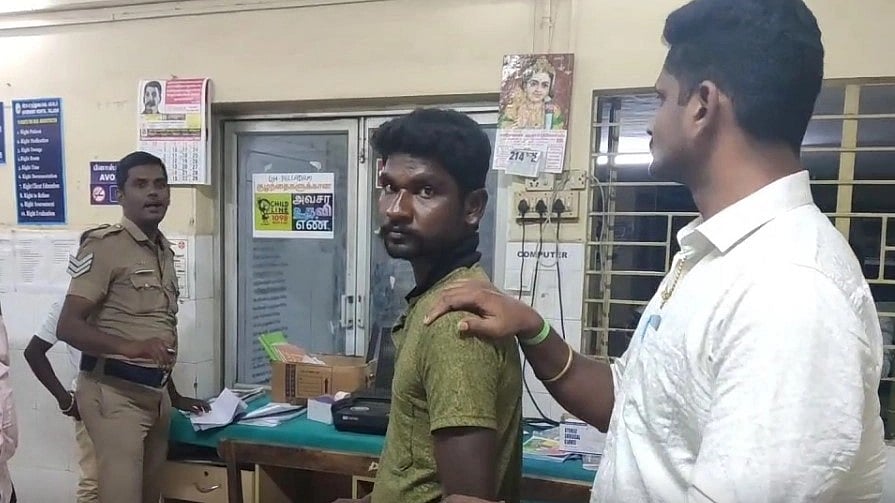 பைக்கில் சென்ற காதலர்கள்.. போலிஸ் என கூறி காதலியை கடத்திய வாலிபர்: சிக்க வைத்த செல்போன் சிக்னல்!
