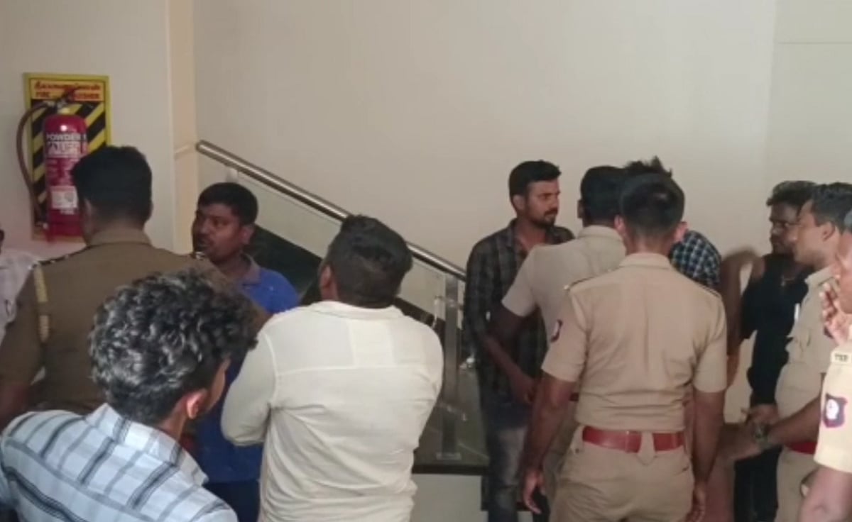 திருப்பூர் : போதையில் திரையரங்குக்கு வந்த இளைஞர்கள்.. அனுமதி மறுக்கப்பட்டதால் தகராறு - நடந்தது என்ன?