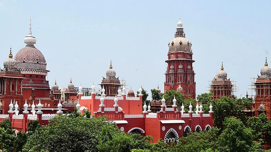 4 மணி ரசிகர்கள் காட்சிக்கு அனுமதி இல்லை - லியோ திரைப்படக்குழு ஐகோர்ட்டில் சொன்ன வாதம் என்ன ?: முழு தகவல்!