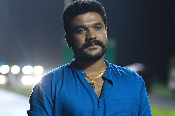 தொடரும் சோகம்.. பிரபல சின்னத்திரை நடிகர் திடீர் தற்கொலை.. அதிர்ச்சியில் மூழ்கிய கன்னட திரையுலகம் !