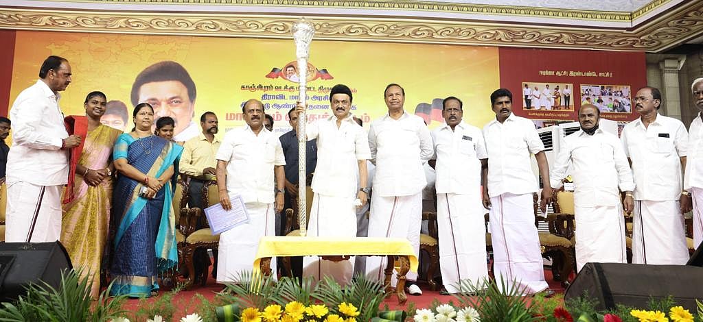 திராவிட மாடல் அரசின் 2 ஆண்டு சாதனை விளக்கப் பொதுக்கூட்டம் - முதலமைச்சரின் புகைப்படத் தொகுப்பு !