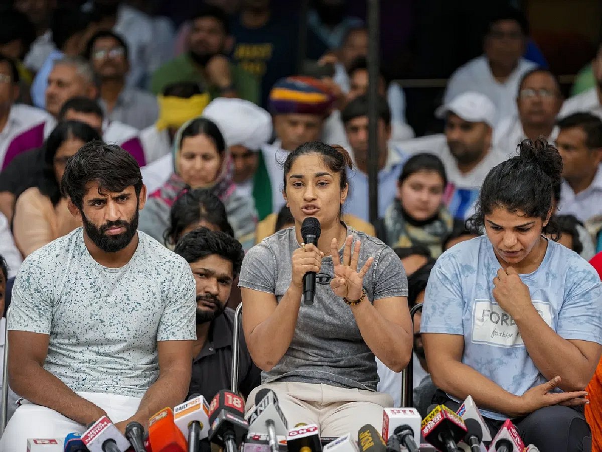 குடிபோதையில் போலிஸார் ரகளை.. "இதை பார்க்கவா பதக்கம் வென்றோம் ?" -கண்ணீர் விட்ட மல்யுத்த வீராங்கனை !