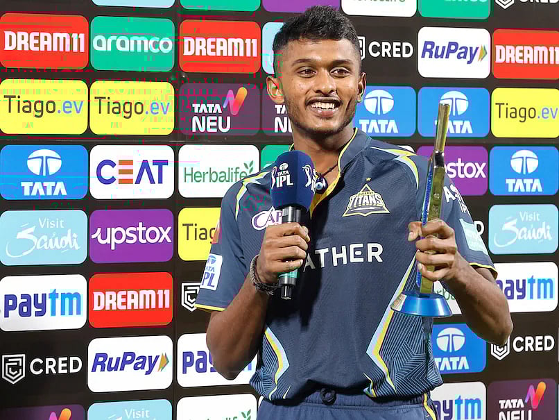 தமிழக வீரரின் திறமையை வீணாக்கிய குஜராத் அணி. ஹர்திக் பாண்டியாவின் சுயநலமே காரணம் என ரசிகர்கள் விமர்சனம் !