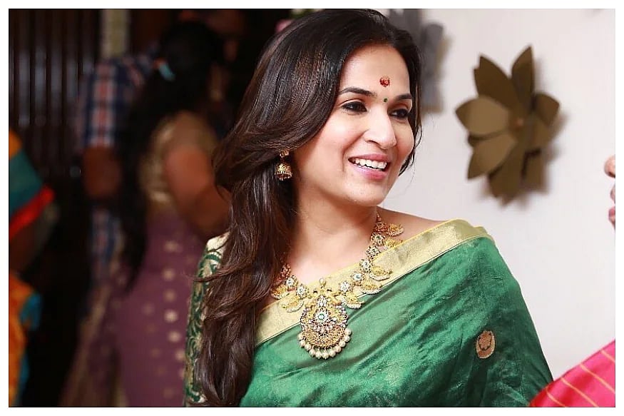 அக்காவை தொடர்ந்து தங்கை.. “கார் சாவியை காணவில்லை” - காவல் நிலையத்தில் பரபர புகாரளித்த செளந்தர்யா ரஜினி !