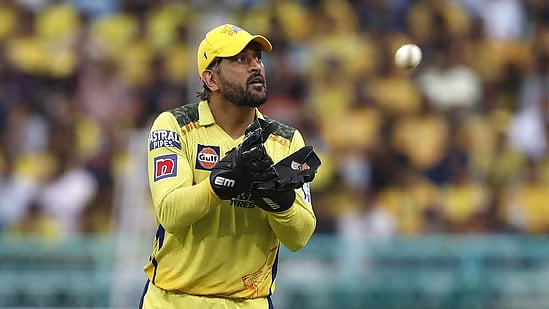 "நான் வீரர்களிடம் எரிச்சல் அடைய காரணம் இதுதான்" - வர்ணனையாளர் கேள்விக்கு தோனியின் பதில் என்ன தெரியுமா?