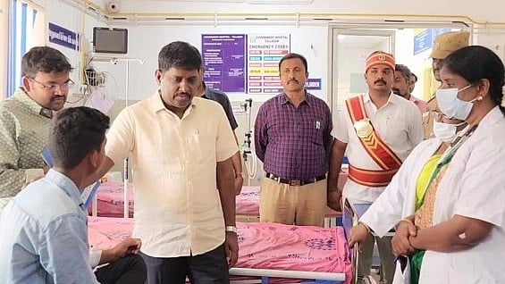 ”நானும் 10ம் வகுப்பு fail.. ஆனா இப்போது கலெக்டர்”: மாணவனுக்கு தன்னம்பிக்கை ஊட்டிய திருப்பூர் ஆட்சியர்!