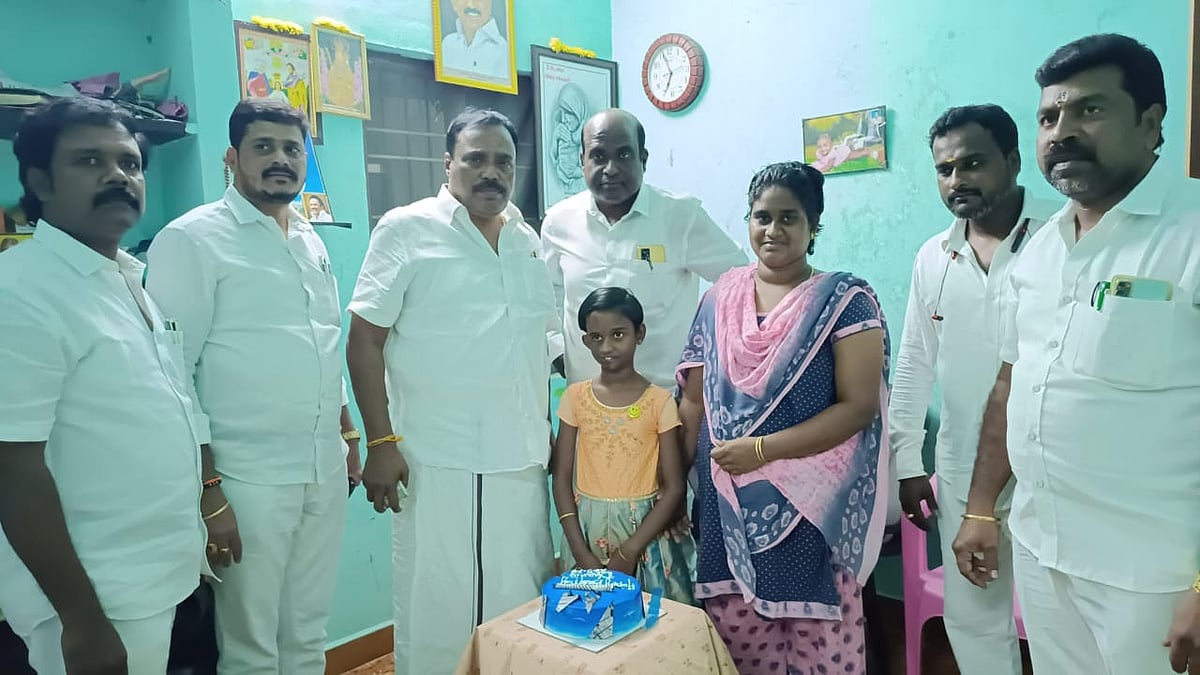 “I LOVE YOU ஸ்டாலின் Uncle..” இரு கன்னங்களுடன் மகிழ்ச்சியாக 10-வது பிறந்தநாளை கொண்டாடிய சிறுமி டானியா !