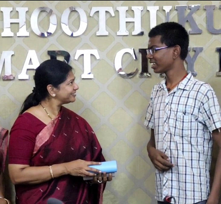 பத்தாவது வகுப்பில் அதிக மதிப்பெண்.. மாணவரின் கோரிக்கையை உடனடியாக நிறைவேற்றிய கனிமொழி MP !