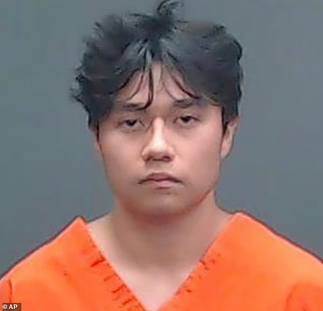 “என்னை சாப்பிட்டுருவாங்க..” -பயத்தில் குடும்பத்தையே கொடூரமாக கொன்ற 18 வயது இளைஞர்.. பதைபதைக்கும் பின்னணி!