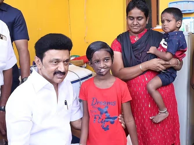 “I LOVE YOU ஸ்டாலின் Uncle..” இரு கன்னங்களுடன் மகிழ்ச்சியாக 10-வது பிறந்தநாளை கொண்டாடிய சிறுமி டானியா !