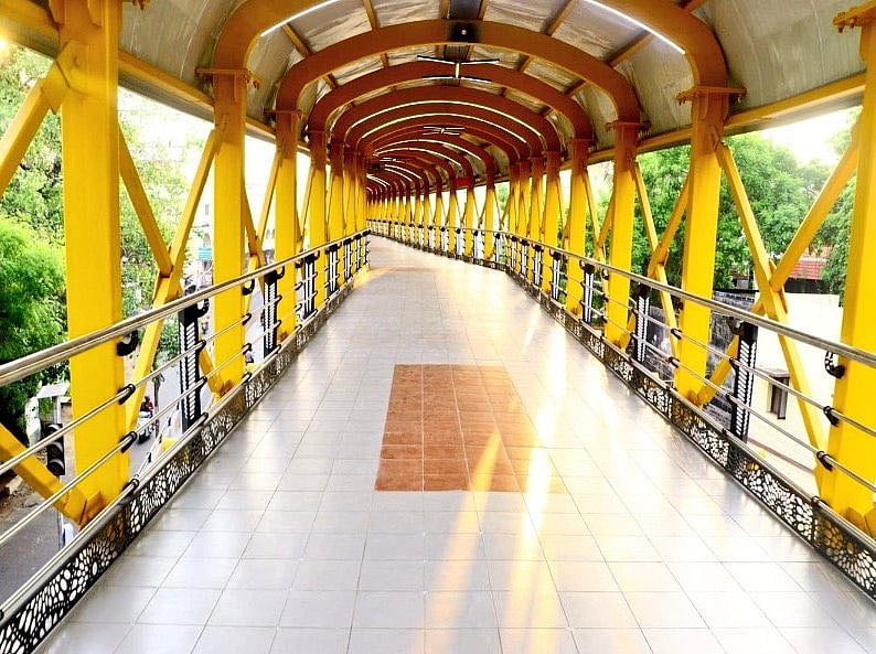 “சிங்கப்பூராக சென்னை மாறி வருகிறது” : ஆகாய நடைபாதையில் பயணம் செய்த மக்கள் நெகிழ்ச்சி - சிறப்புச் செய்தி!