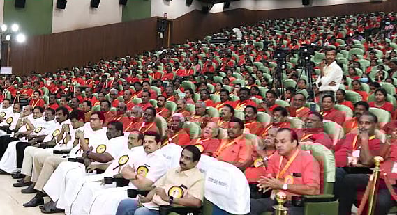 ஒரிசா அரசால் சிறந்த தொழிற்சங்கமாக LDF தேர்ந்தெடுக்கப்பட்டு பரிசும் வழங்கப்பட்டது -முதலமைச்சர் பெருமிதம் !