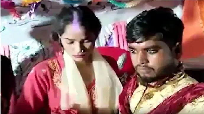 அக்காவுக்கு பார்த்த மாப்பிள்ளை.. மணமேடையில் அடம்பிடித்து திருமணம் செய்துகொண்ட தங்கை.. என்ன நடந்தது ?