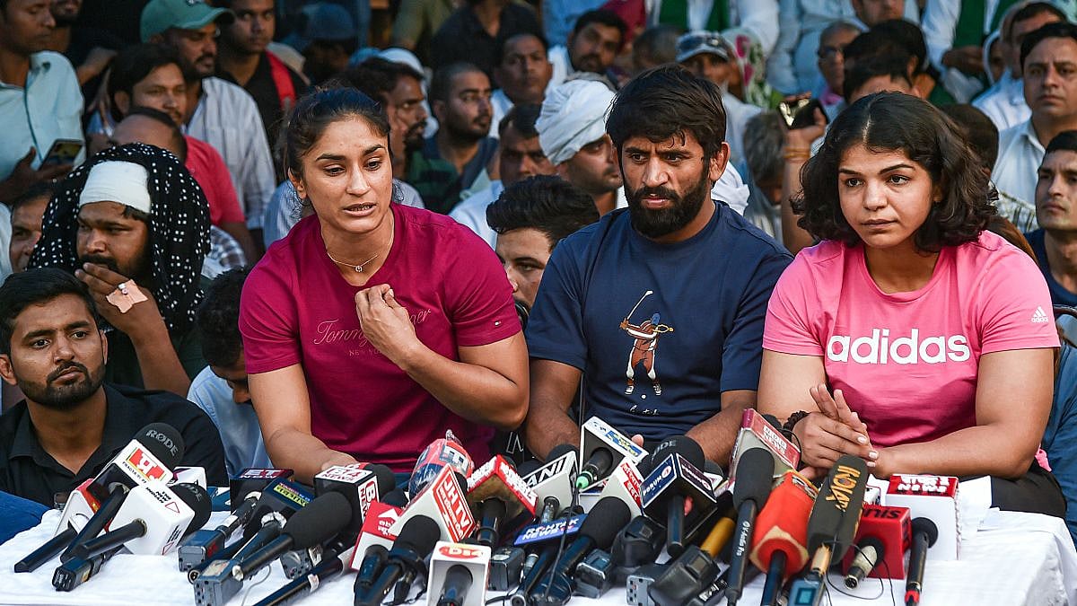 ”எனக்குத் தெரியவில்லை அவர்களே சண்டையிடட்டும்” : மல்யுத்த வீராங்கனைகள் போராட்டம் - கங்குலி ஷாக் கருத்து!