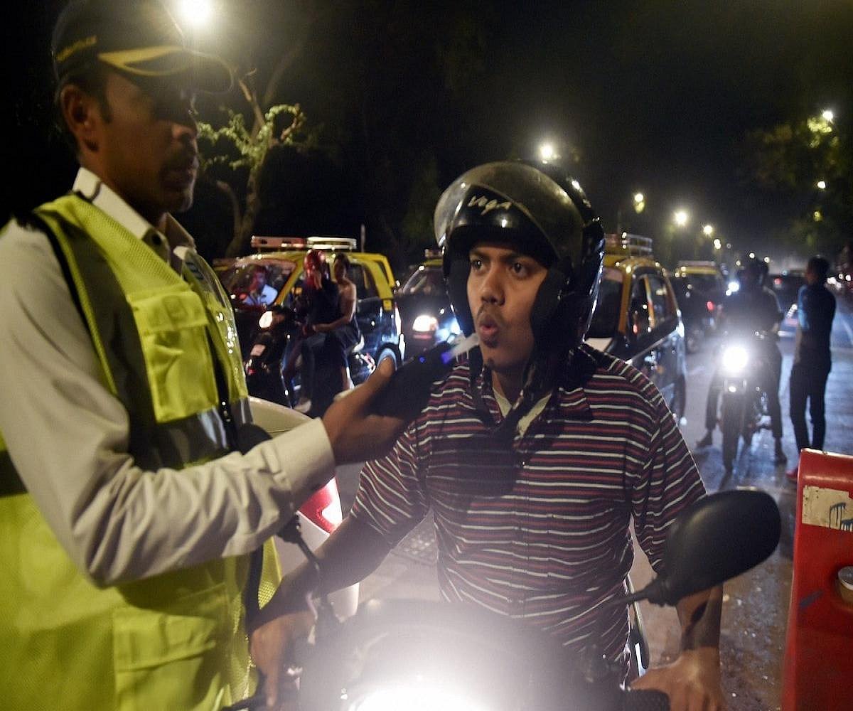 குடிபோதையில் வாகனம் ஓட்டிய வழக்கு : ரூ.11 கோடி வசூல்.. சென்னை மாநகரப் போக்குவரத்து போலிசார் தகவல் !