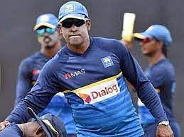 தோனி கூறியதுதான் சரி, மலிங்கா கூறியது தவறானது - இலங்கை முன்னாள் வீரர் சமிந்த வாஸ் கருத்து !