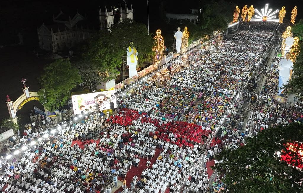 திராவிட மாடல் அரசின் 2 ஆண்டு சாதனை விளக்கப் பொதுக்கூட்டம் - முதலமைச்சரின் புகைப்படத் தொகுப்பு !