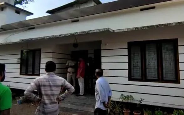 குழந்தைகள் கணவரோடு தற்கொலை செய்துகொண்ட பெண்.. திருமணமாகி 8 நாட்களில் சோகம்.. கேரளாவில் அதிர்ச்சி !