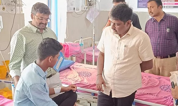 ”நானும் 10ம் வகுப்பு fail.. ஆனா இப்போது கலெக்டர்”: மாணவனுக்கு தன்னம்பிக்கை ஊட்டிய திருப்பூர் ஆட்சியர்!