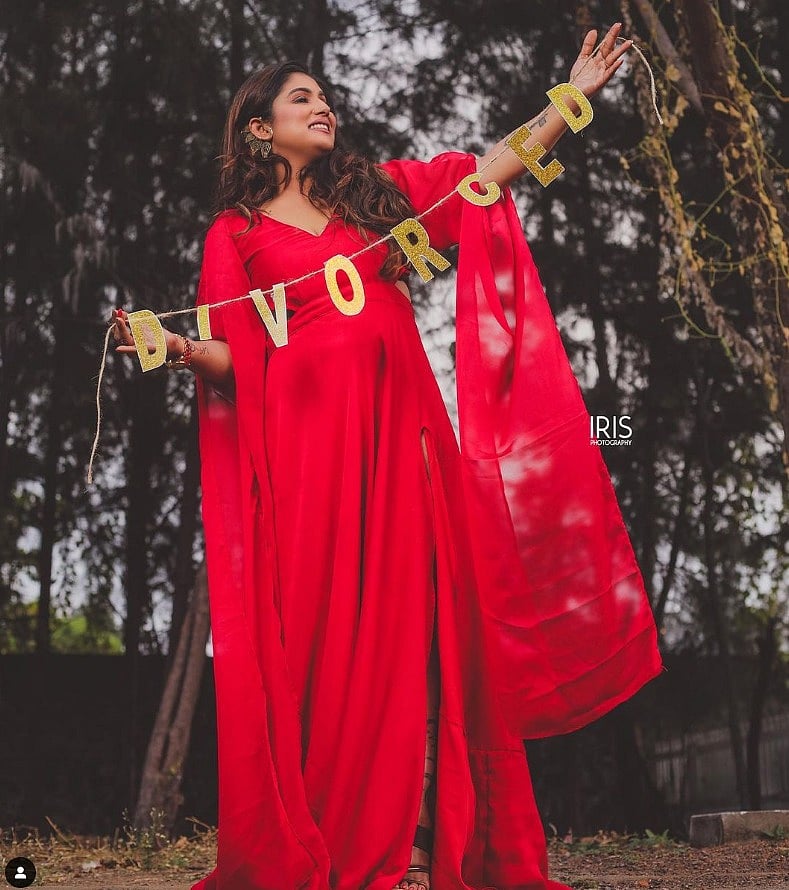 “விவாகரத்து என்பது தோல்வி அல்ல..” - Photoshoot எடுத்து கொண்டாடிய தமிழ் சீரியல் நடிகை ஷாலினி.. பின்னணி ?