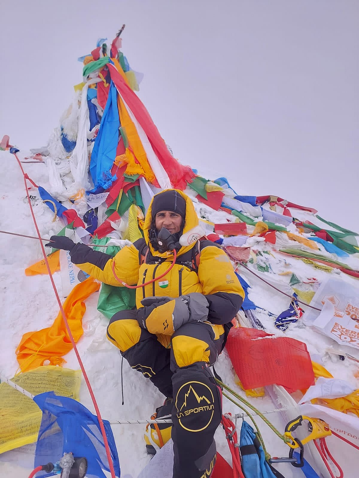 எவரெஸ்ட் உச்சியில் ஏறி வெற்றிக்கொடிய நாட்டிய முதல் தமிழ் பெண்.. ஊக்குவித்த தமிழ்நாடு அரசு !