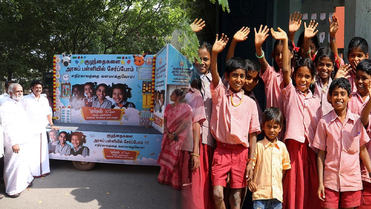 வரலாற்றில் முதல்முறை.. தமிழ்நாடு அரசின் திட்டங்கள் காரணமாக அரசு பள்ளியில் சேர குவிந்த விண்ணப்பங்கள் ! 