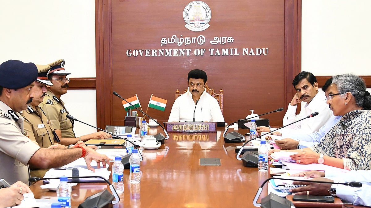 “கள்ளச்சாராயம் விற்றால் குண்டர் சட்டத்தில் சிறை..” : ஆய்வு கூட்டத்தில் அதிரடி உத்தரவிட்ட முதலமைச்சர் !