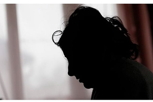 மருமகளை நிர்வாணப்படுத்தி இரும்பு கம்பியால் சூடு.. மாமியார் செய்த கொடூரம்.. ம.பியில் அதிர்ச்சி - பின்னணி?