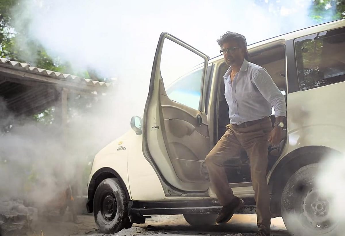 ரஜினியின் ‘ஜெயிலர்’ படத்தின் எதிரொலி.. ஷாருக் முதல் SK வரை.. ஒத்திவைக்கப்பட்ட முக்கிய புள்ளிகள் படங்கள் !