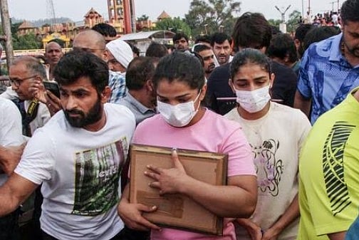 ”குற்றச்சாட்டை நிரூபித்தால் தூக்கில் தொங்குவேன்”: மல்யுத்த வீரர்கள் போராட்டம்- பிரிஜ் பூஷன் ஆணவ பேச்சு!