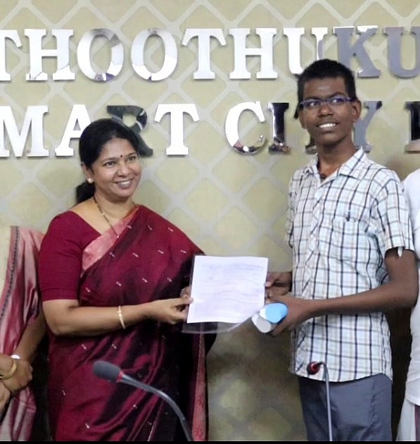 பத்தாவது வகுப்பில் அதிக மதிப்பெண்.. மாணவரின் கோரிக்கையை உடனடியாக நிறைவேற்றிய கனிமொழி MP !