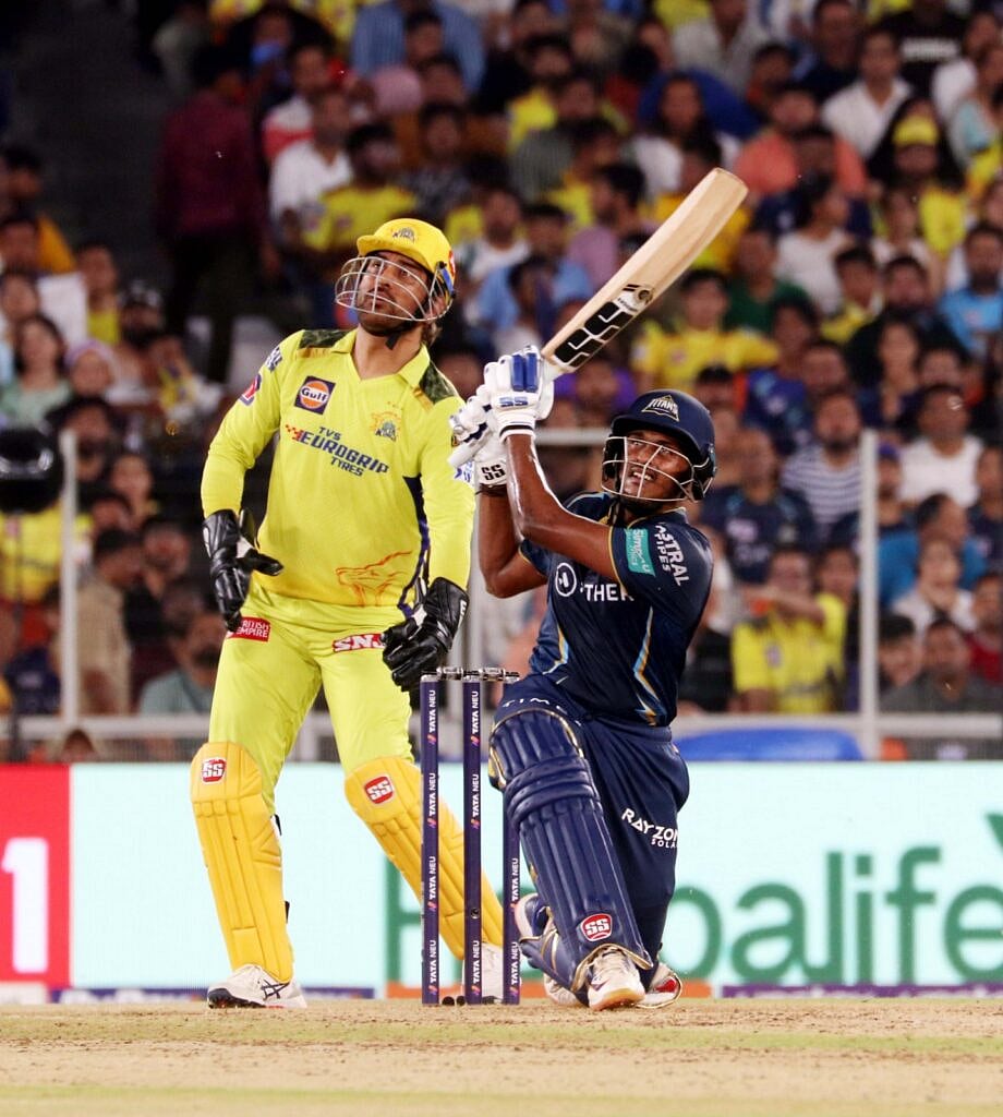 6,6,6,4,6 -ஆட்டத்தை மாற்றிய 6 பந்து.. இதயத் துடிப்பை எகிற வைத்த இறுதிப்போட்டி.. IPL கோப்பையை வென்றது CSK!