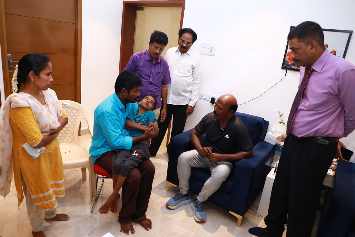 அரியவகை நோயால் பாதிக்கப்பட்ட சிறுவன்.. தனது காரிலேயே மருத்துவமனைக்கு அழைத்து வந்த அமைச்சர் மா.சு !