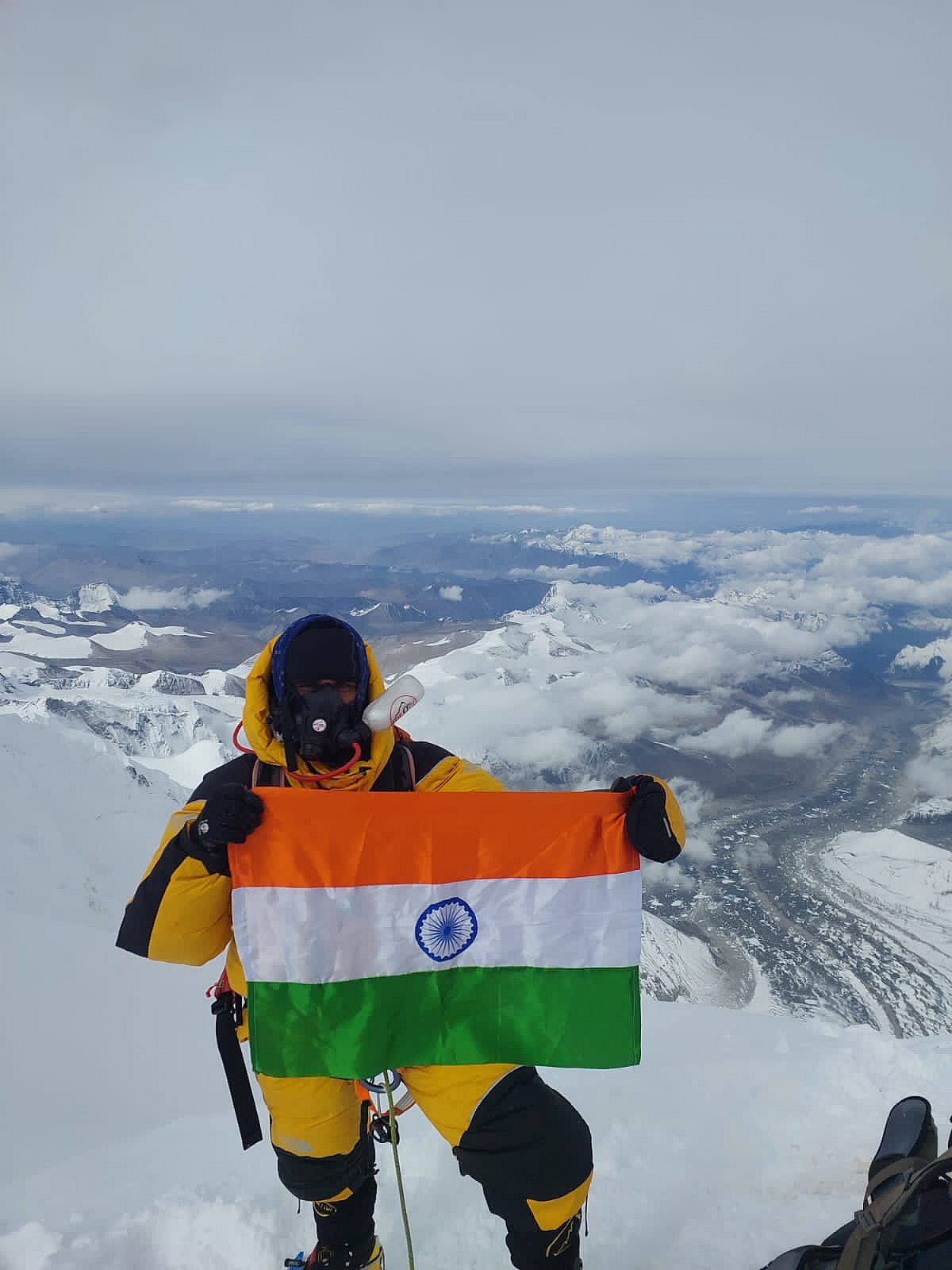 எவரெஸ்ட் உச்சியில் ஏறி வெற்றிக்கொடிய நாட்டிய முதல் தமிழ் பெண்.. ஊக்குவித்த தமிழ்நாடு அரசு !