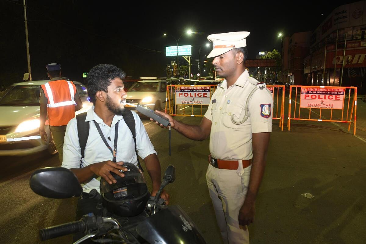 குடிபோதையில் வாகனம் ஓட்டிய வழக்கு : ரூ.11 கோடி வசூல்.. சென்னை மாநகரப் போக்குவரத்து போலிசார் தகவல் !