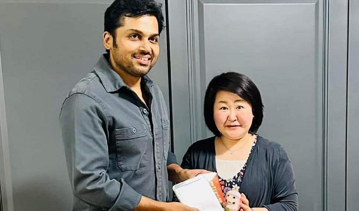 “காத்திருக்க முடியாது.. இதுக்காக அங்கிருந்து கிளம்பி வந்தேன்”-PS2 படத்தை காணவந்த ஜப்பான் ரசிகை நெகிழ்ச்சி