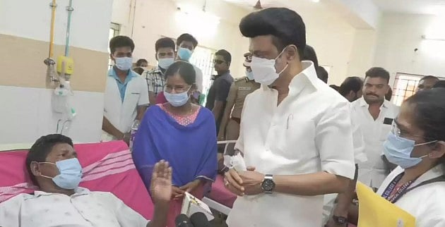 ”உயிர்கள் பலியான நேரத்திலும் விஷம அரசியல் செய்யும் பழனிசாமி”.. முரசொலி கடும் தாக்கு!