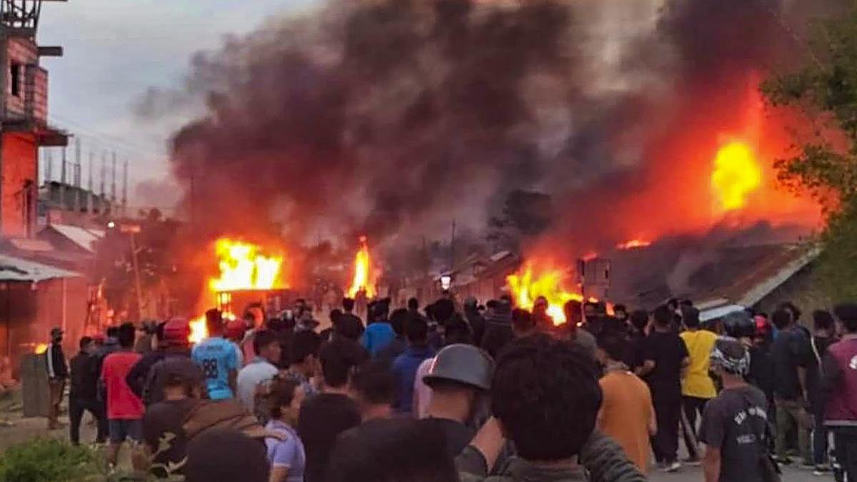 "மணிப்பூர் வன்முறைக்கு பாஜக முதல்வர்தான் முக்கிய காரணம் " -வெளிப்படையாக குற்றம்சாட்டிய பாஜக MLA !