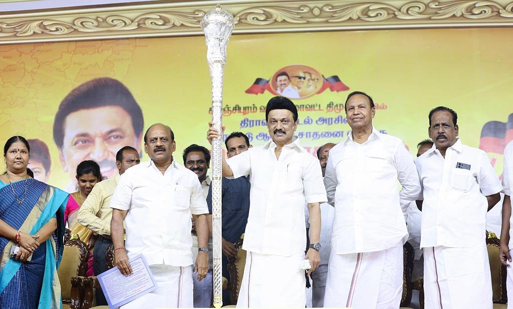 திராவிட மாடல் அரசின் 2 ஆண்டு சாதனை விளக்கப் பொதுக்கூட்டம் - முதலமைச்சரின் புகைப்படத் தொகுப்பு !