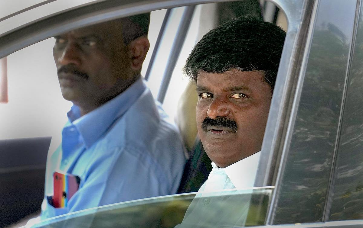 10,000 பக்கம் குற்றப்பத்திரிகை தாக்கல்: சிக்கும் அதிமுக முன்னாள் அமைச்சர் கே.பி.அன்பழகன், சி.விஜயபாஸ்கர்!