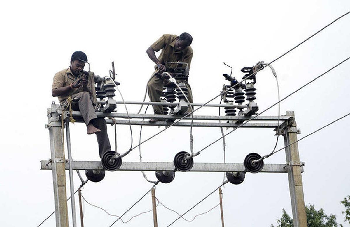 6% ஊதிய உயர்வு.. மின்வாரிய ஊழியர்களுக்கு மகிழ்ச்சியான செய்தி சொன்ன அமைச்சர் செந்தில் பாலாஜி!