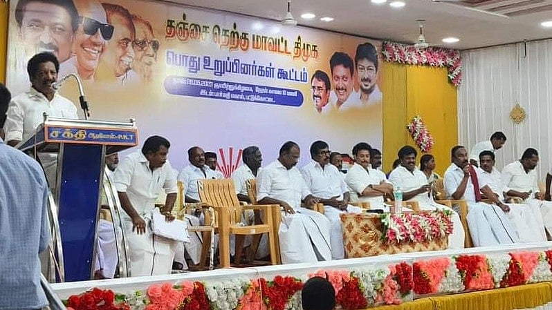 “அந்த செய்திகள் முழுக்க முழுக்க கற்பனையே..”: போலி செய்தி வெளியிட்ட பத்திரிகைகளுக்கு  திமுக MLA கண்டனம்!