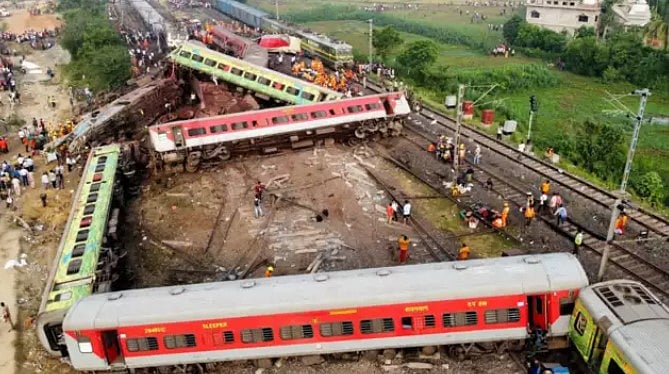 “கோர ரயில் விபத்து நடந்த மறுநாளே ஒடிசாவில் திருவிழா கொண்டாடிய ஆத்திக் கும்பல்” : சீறிய கி.வீரமணி !