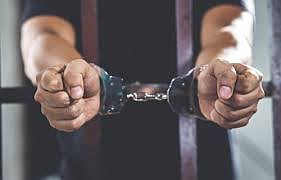 பாலியல் வன்கொடுமை செய்யப்பட்ட 40 வயது பெண்.. வீடியோவை கணவருக்கு அனுப்பிய கொடூரம் ! ம.பி-யில் அதிர்ச்சி !