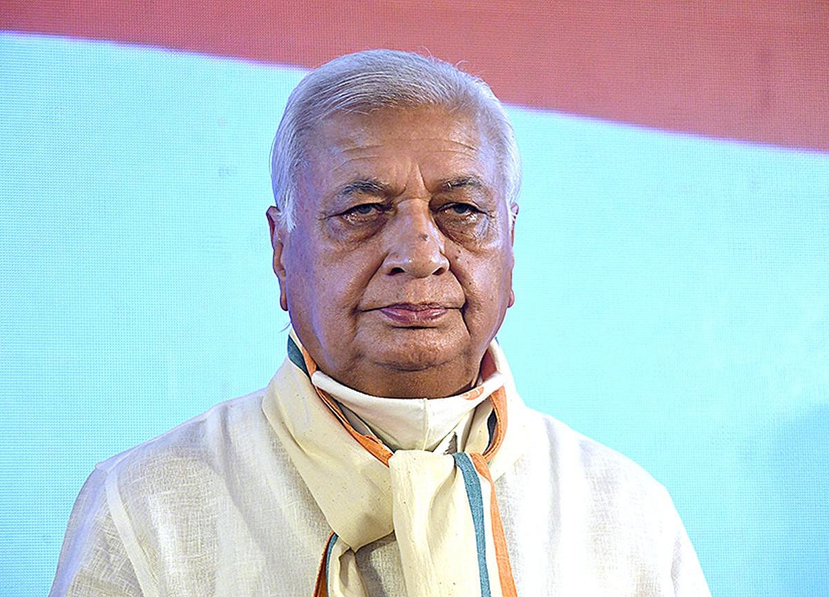 தமிழ்நாடு ஆளுநரின் 'சேடிச' மனப்பான்மை.. கேரள ஆளுநரை உதாரணமாக காட்டி சிலந்தி கட்டுரை விமர்சனம் ! 