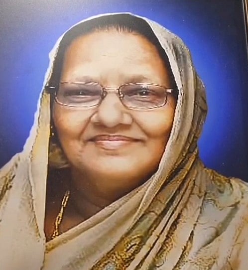 உயிரிழந்த தாய்க்காக ரூ. 5 கோடியில் தாஜ்மஹால் கட்டிய பாச மகன்.. தமிழ்நாட்டில் எங்குத் தெரியுமா?