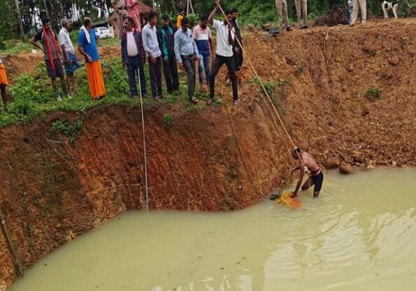 டிவிக்காக தகராறு: ஏரியில் குதித்த மனைவி.. காப்பாற்ற சென்ற கணவருக்கும் நேரந்த சோகம்-நிர்கதியான குழந்தைகள்!