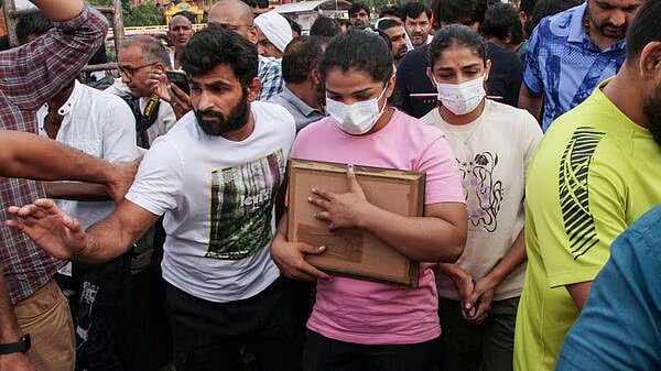 அமித்ஷாவை சந்தித்த பின்னர் போராட்டத்தை வாபஸ் பெற்றாரா சாக்ஷி மாலிக் ? -அவரே கூறிய பதில் என்ன தெரியுமா ?