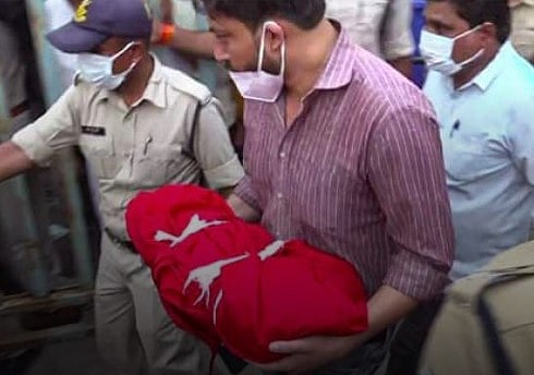 300 அடி ஆழ்துளை கிணற்றில் விழுந்த 2 வயது குழந்தை: சோகத்தில் முடிந்த 3 நாட்கள் நடந்து வந்த மீட்புப் பணி!