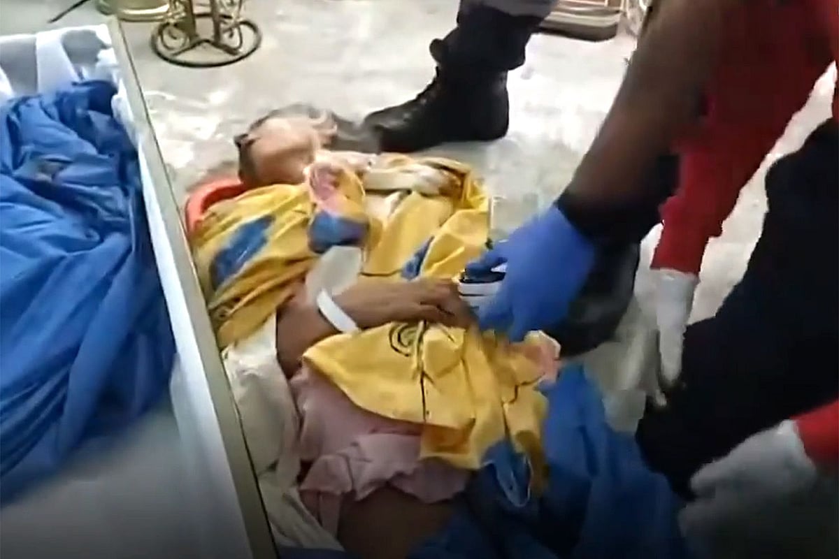 இறுதி சடங்குக்கு வைக்கப்பட்டிருந்த சடலம்.. 3-ம் நாள் புதைக்கப்படும் முன் உயிரோடு எழுந்ததால் அதிர்ச்சி !